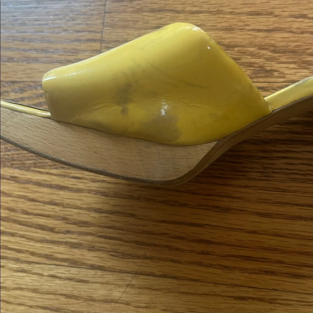 Authentic and Vintage Chanel Heels Size 37.5 - Picture 4 of 16